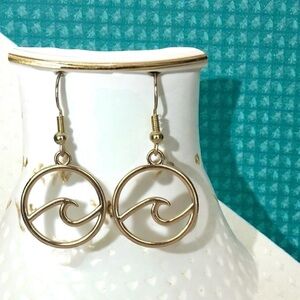 5 For $25💫Gold Ocean Wave Dangles Earrings